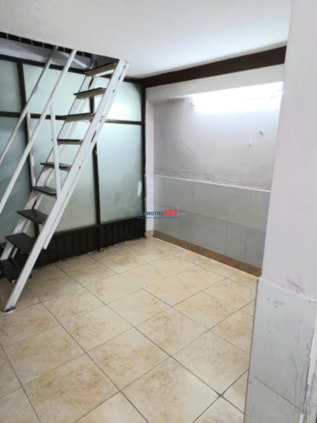 Cho thuê Duplex 2PN + 1 Trệt Bếp - Cửa Sổ Thoáng - Ung Văn Khiêm - Sát Bên ĐH Hutech