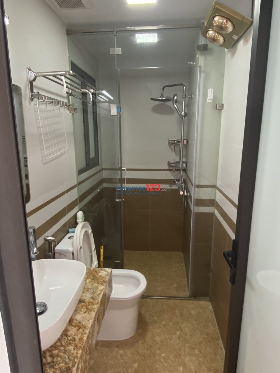 Cho thuê Căn hộ Apartment tại Ngõ 193 Phố Trích Sài, Tây Hồ. Ban công rộng thoáng. Chỉ 7tr