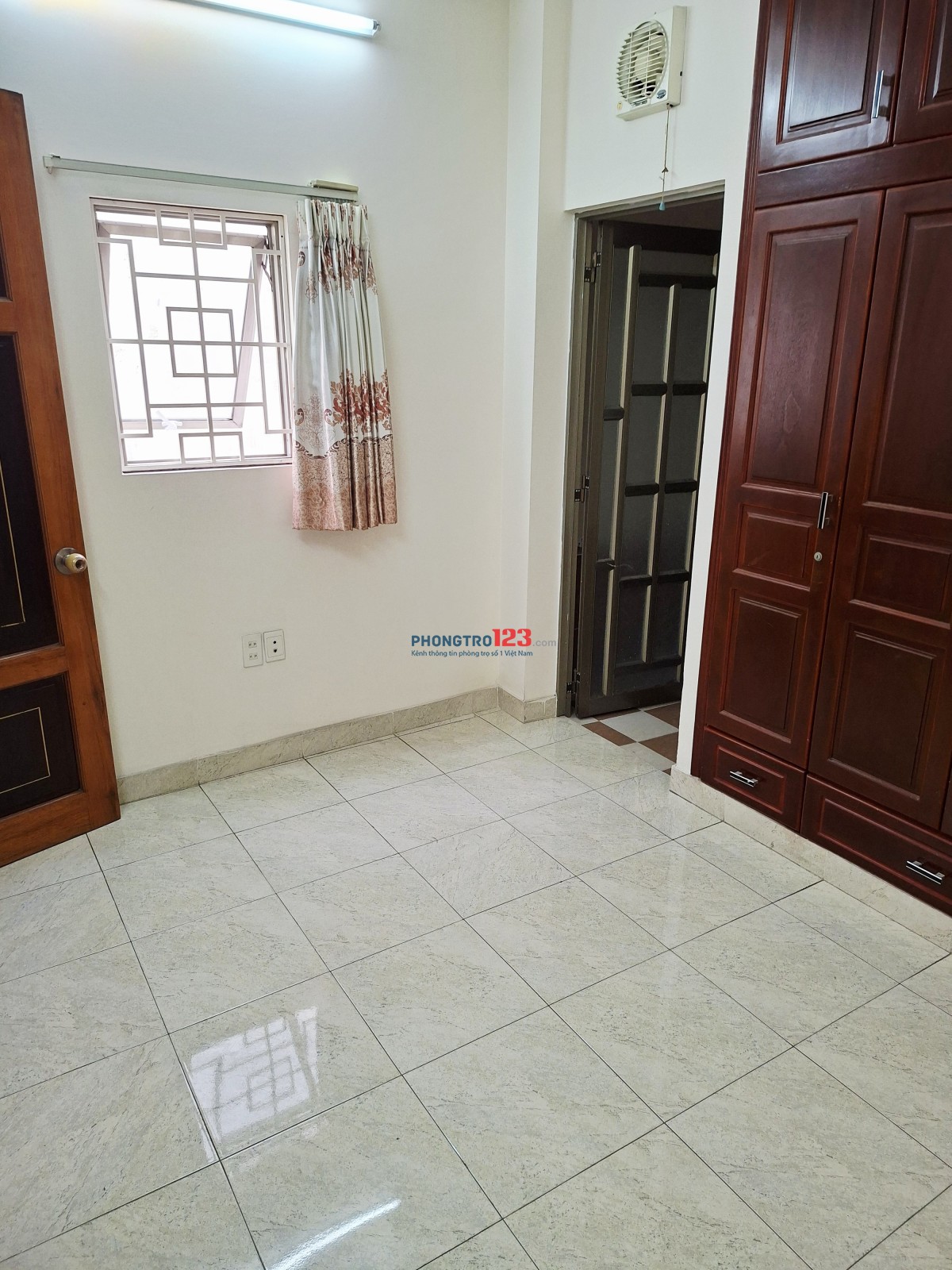 Cho Thuê Phòng Q3.rộng rãi thoải mái.mới keng.cửa sổ.tolet riêng 3tr2