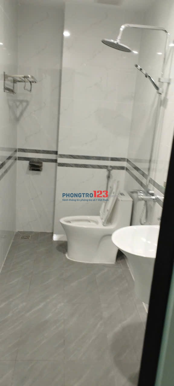 Chính chủ cho thuê phòng 35m2 ( 4.5trieu) sau bến xe yên nghĩa, oto tránh, đó ngày đêm.