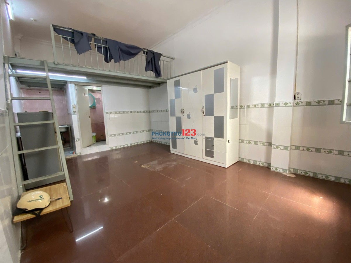 Cho thuê phòng trọ giá rẻ, full nội thất, ở được 3-4 bạn hoặc gia đình.