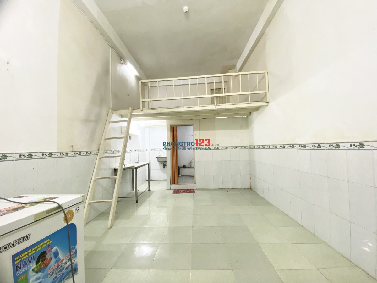 Cho thuê phòng trọ giá rẻ, rộng rãi ở được ở được 3-4 người hoặc ở gia đình.