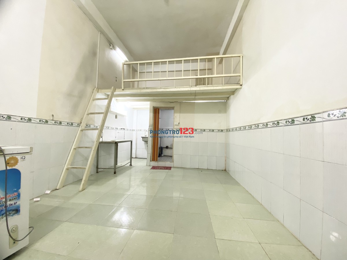 Cho thuê phòng trọ giá rẻ, rộng rãi ở được ở được 3-4 người hoặc ở gia đình.