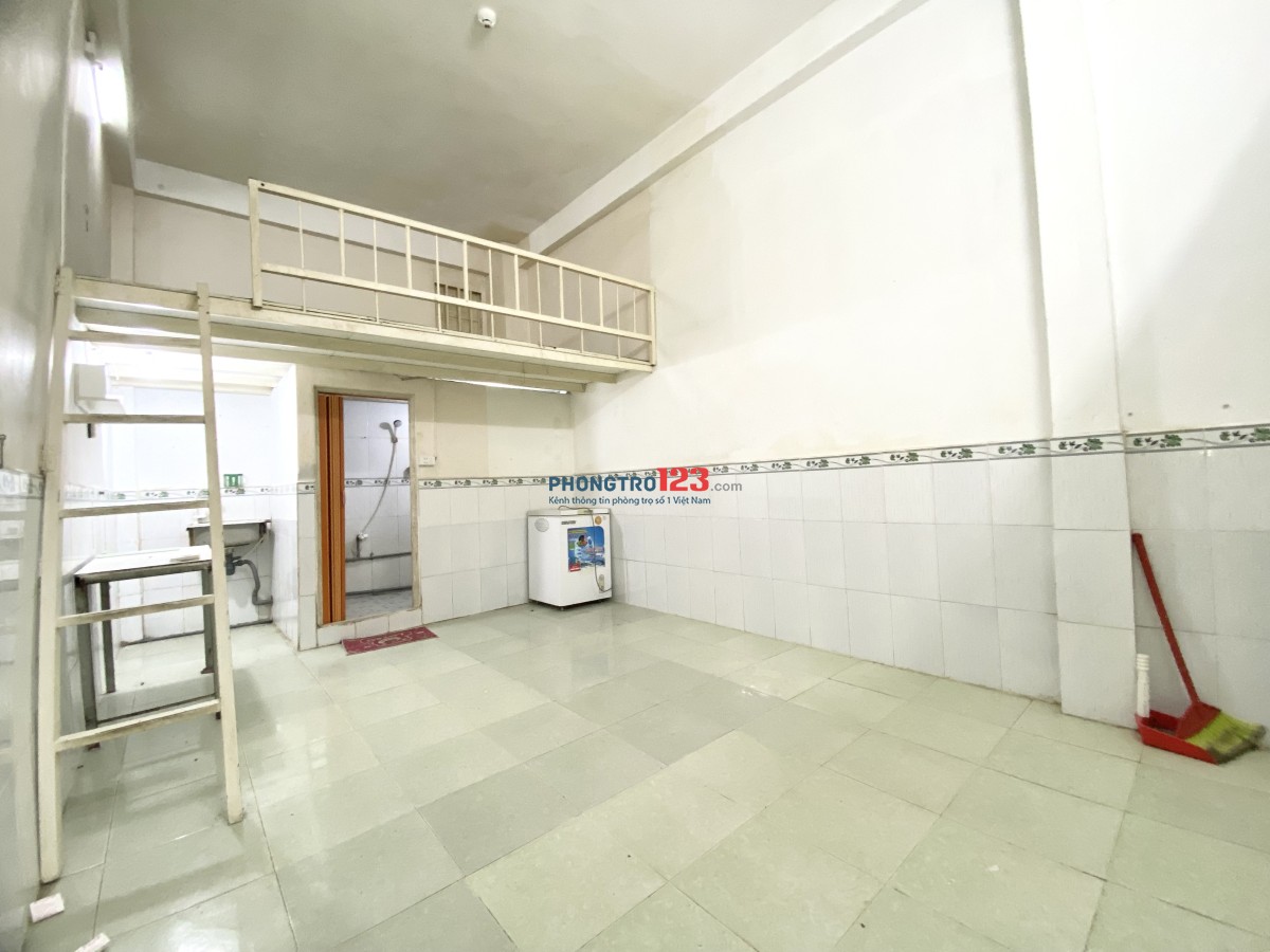 Cho thuê phòng trọ giá rẻ, rộng rãi ở được ở được 3-4 người hoặc ở gia đình.