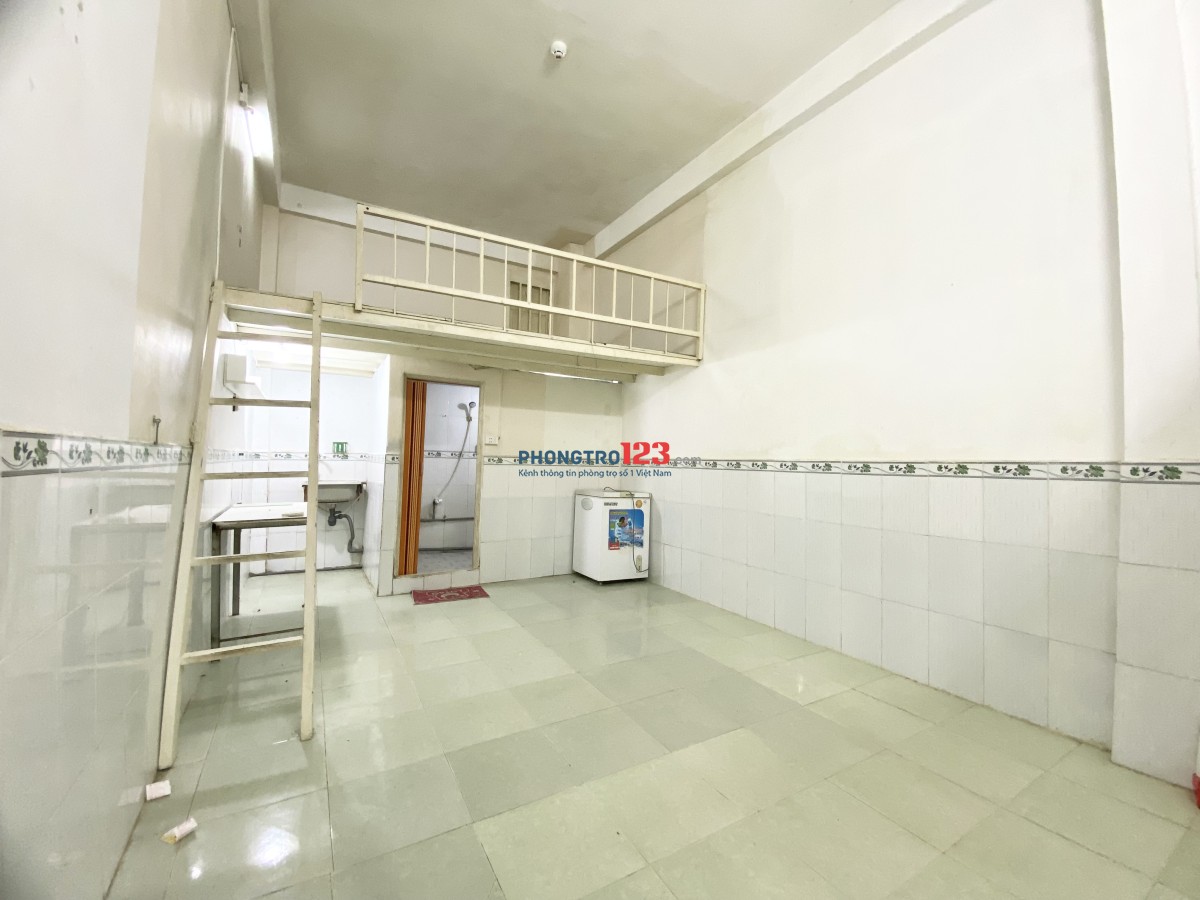 Cho thuê phòng trọ giá rẻ, rộng rãi ở được ở được 3-4 người hoặc ở gia đình.