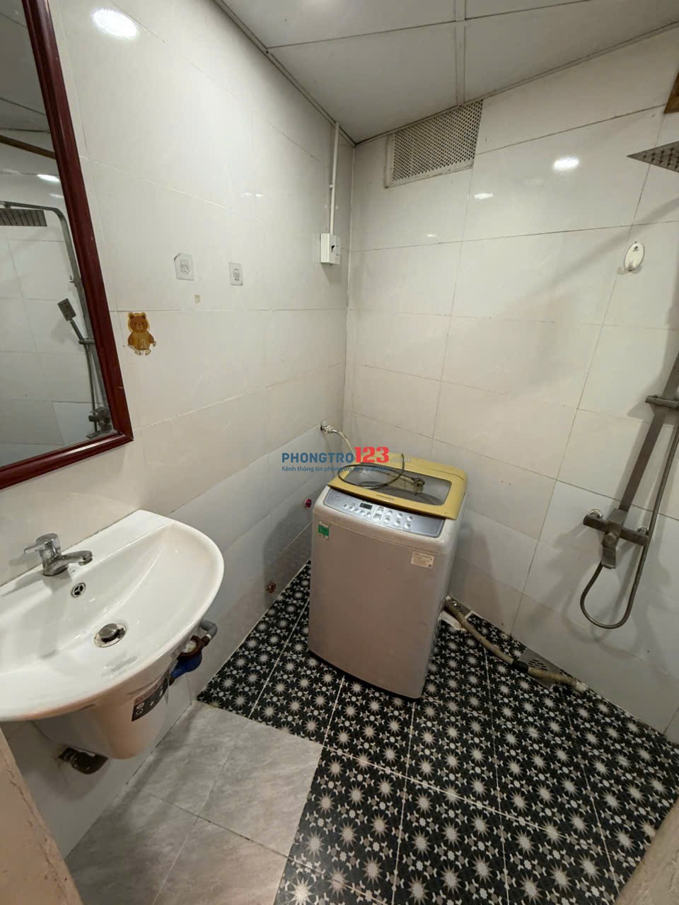 Cho thuê phòng trọ dưới trệt. Trần Đình Xu. Q1