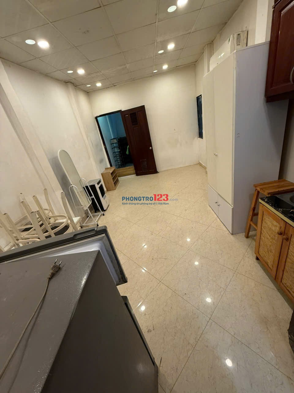 Cho thuê phòng trọ dưới trệt. Trần Đình Xu. Q1