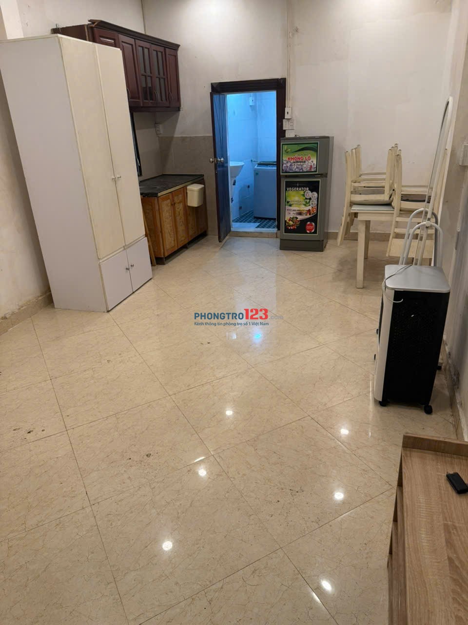 Cho thuê phòng trọ dưới trệt. Trần Đình Xu. Q1