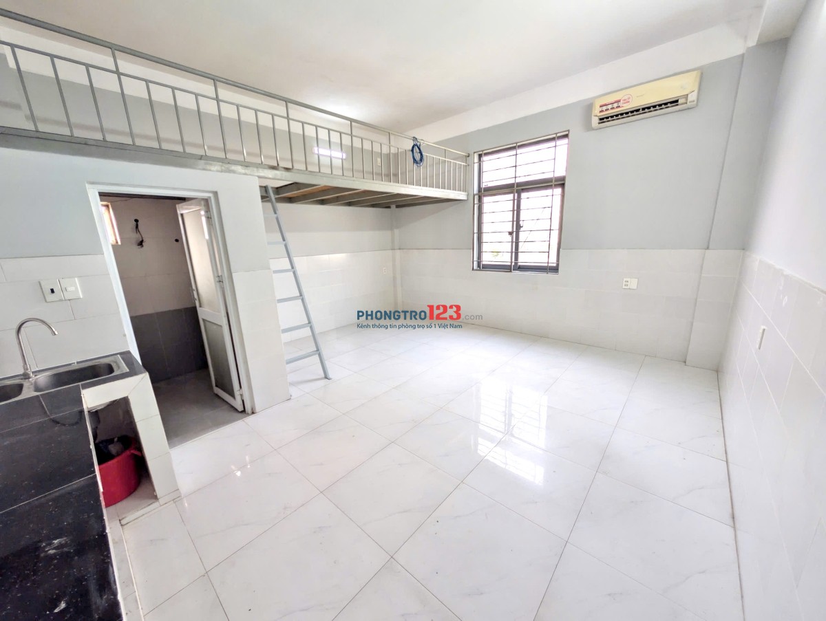 PHÒNG TRỌ GÁC CAO 30m2 - 4P RA ĐẠI HỌC KIẾN TRÚC, SPKT FULL TIỆN NGHI