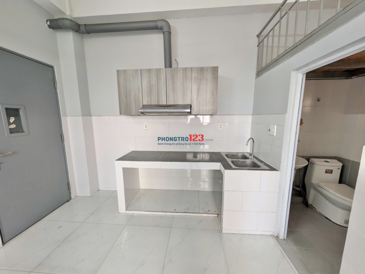 PHÒNG TRỌ GÁC CAO 30m2 - 4P RA ĐẠI HỌC KIẾN TRÚC, SPKT FULL TIỆN NGHI