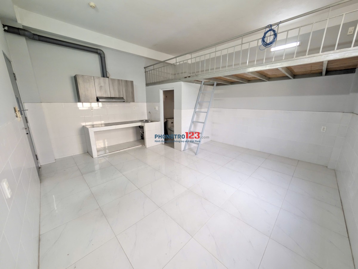 PHÒNG TRỌ GÁC CAO 30m2 - 4P RA ĐẠI HỌC KIẾN TRÚC, SPKT FULL TIỆN NGHI