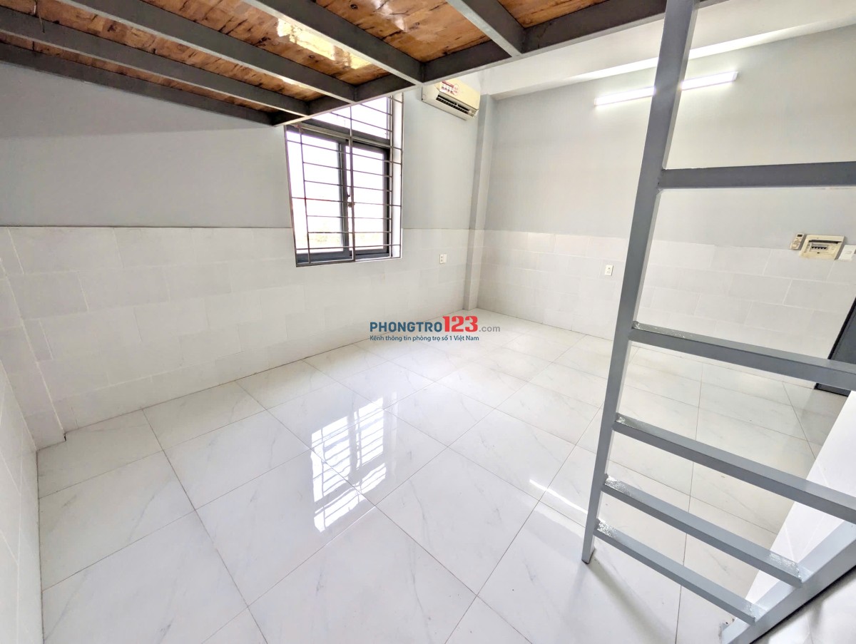 PHÒNG TRỌ GÁC CAO 30m2 - 4P RA ĐẠI HỌC KIẾN TRÚC, SPKT FULL TIỆN NGHI