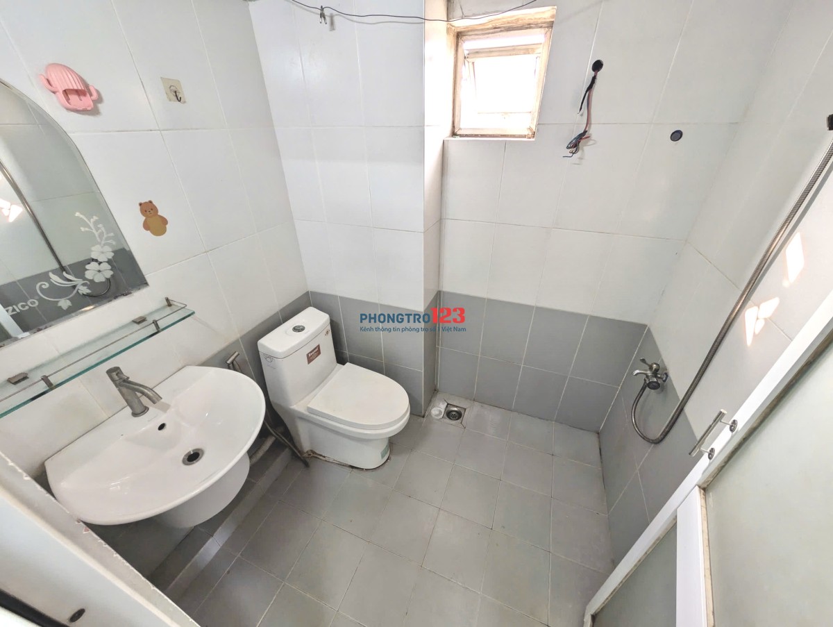 PHÒNG TRỌ GÁC CAO 30m2 - 4P RA ĐẠI HỌC KIẾN TRÚC, SPKT FULL TIỆN NGHI