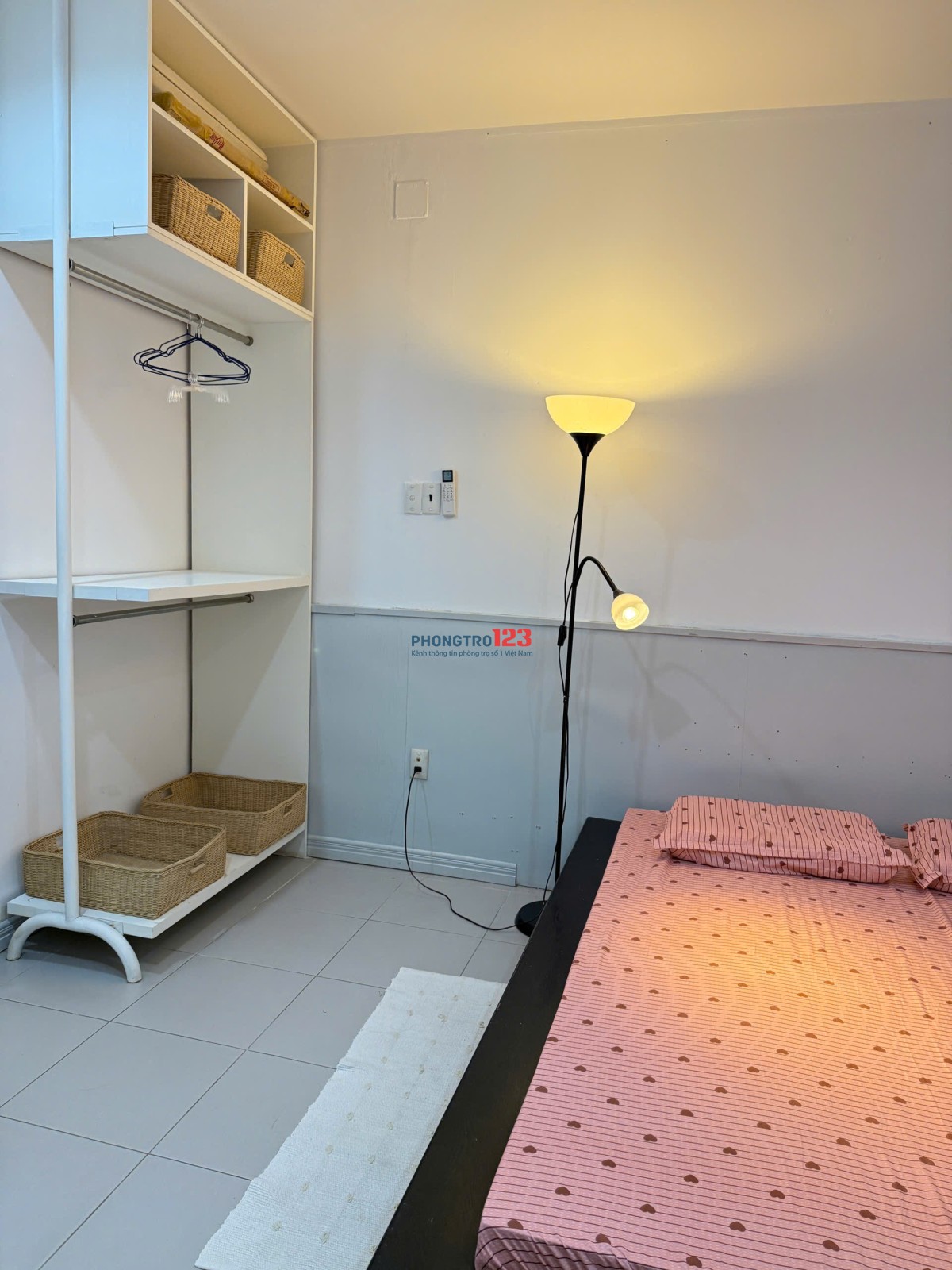 Cho thuê CC Phan Văn Trị (p2, Q5 cũ) 56m2, 2PN + 1WC, giá 12 triệu, đầy đủ nội thất