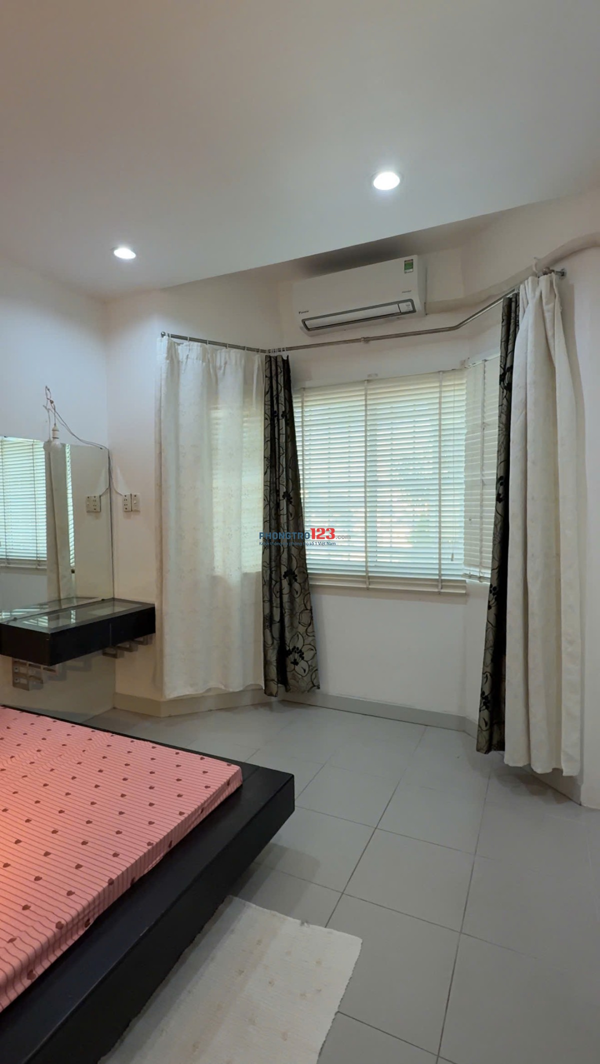 Cho thuê CC Phan Văn Trị (p2, Q5 cũ) 56m2, 2PN + 1WC, giá 12 triệu, đầy đủ nội thất