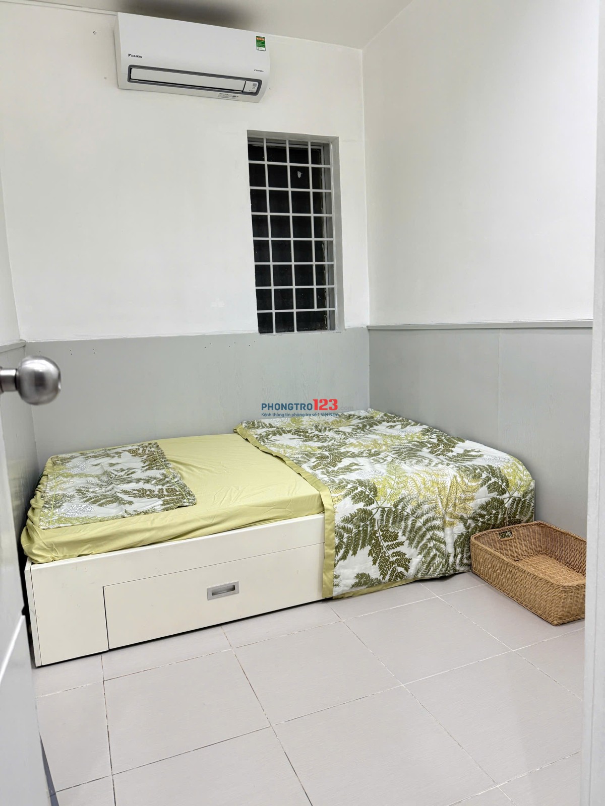 Cho thuê CC Phan Văn Trị (p2, Q5 cũ) 56m2, 2PN + 1WC, giá 12 triệu, đầy đủ nội thất