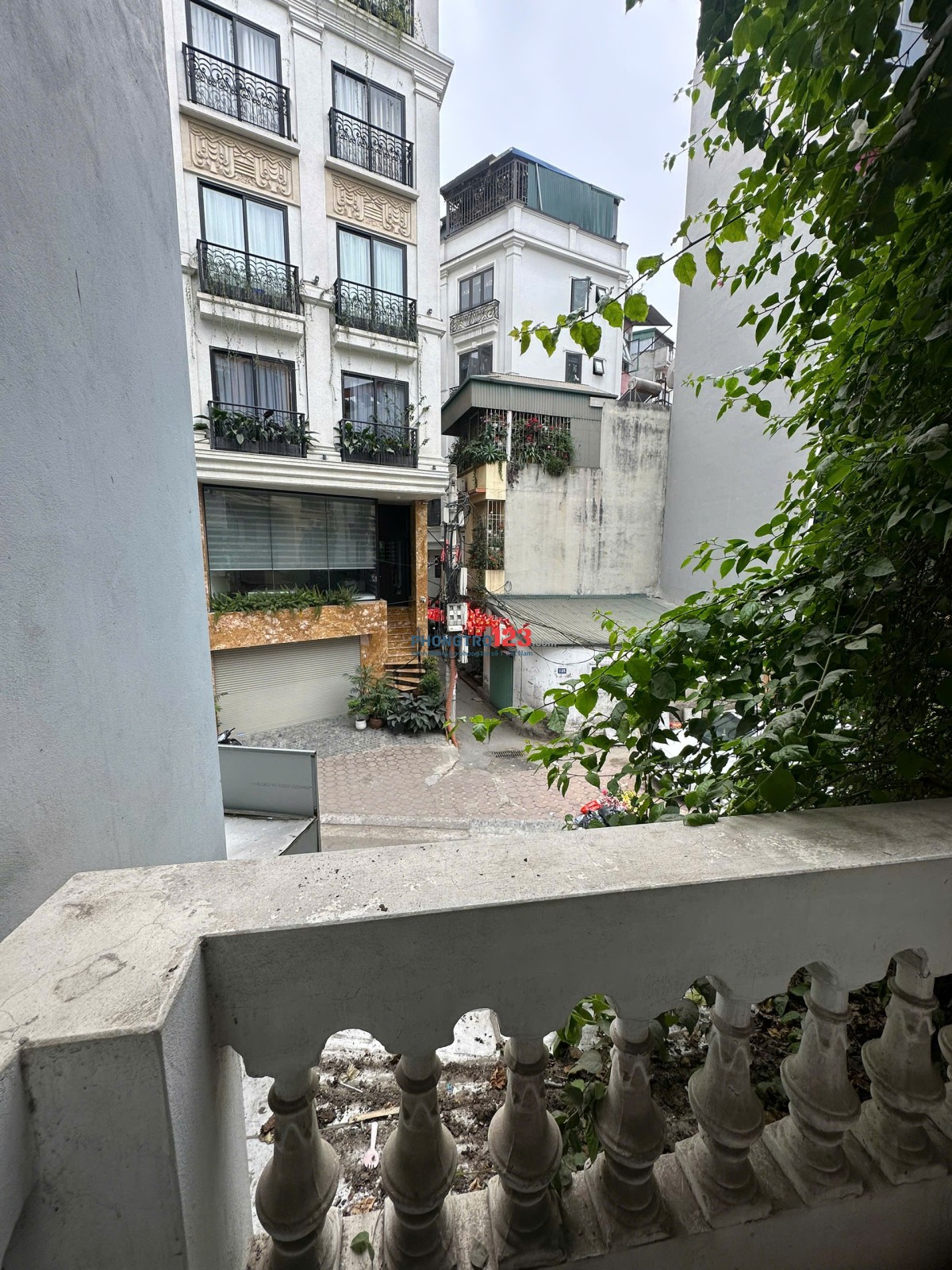 Cho thuê phòng trọ, căn hộ dịch vụ tại nhà 5 tầng mặt đường Thụy Khuê, gần chợ Bưởi.