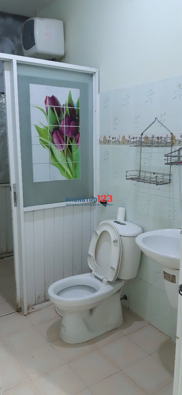 Phòng trọ Âu Cơ, giá 3 triệu, diện tích 28m2