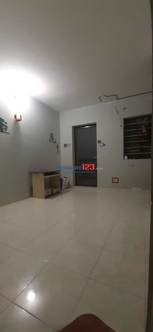 Phòng trọ Âu Cơ, giá 3 triệu, diện tích 28m2