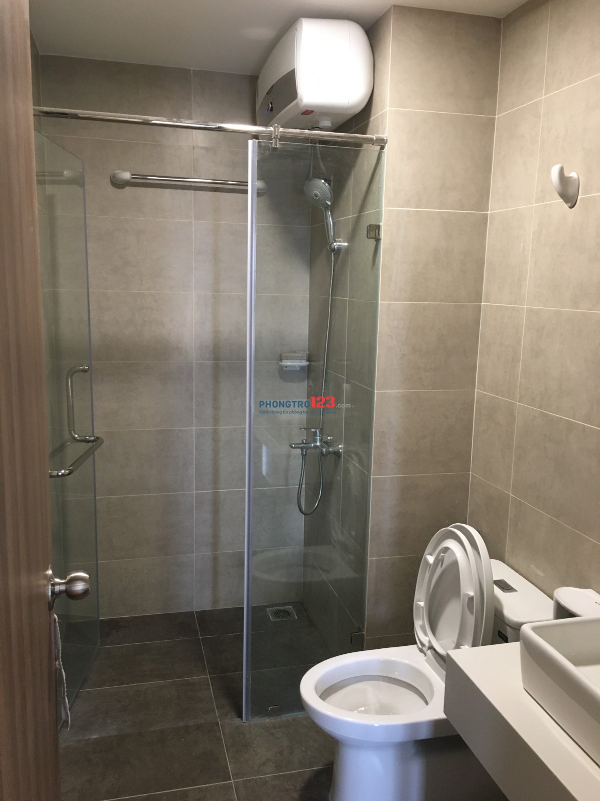 CHO THUÊ, SHARE PHÒNG CĂN HỘ CHUNG CƯ CAO CẤP GIÁ 3,5 TRIỆU/THÁNG/PHÒNG (NAM Ở) - FREE HỒ BƠI, GYM