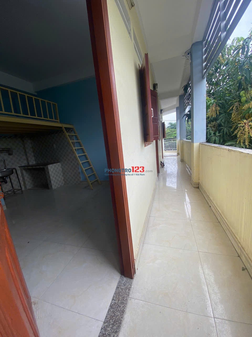 PHÒNG TRỌ GÁC LỬNG 25m² – MẶT TIỀN MAN THIỆN – HÀNH LANG BAN CÔNG RỘNG – 3.6TR