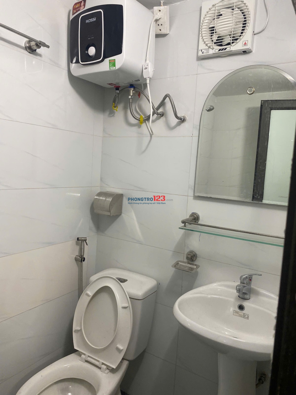 Cho thuê phòng trọ khép kín nhà mặt phố, Số 1a phố Hoàng Thế Thiện - Sài Đồng