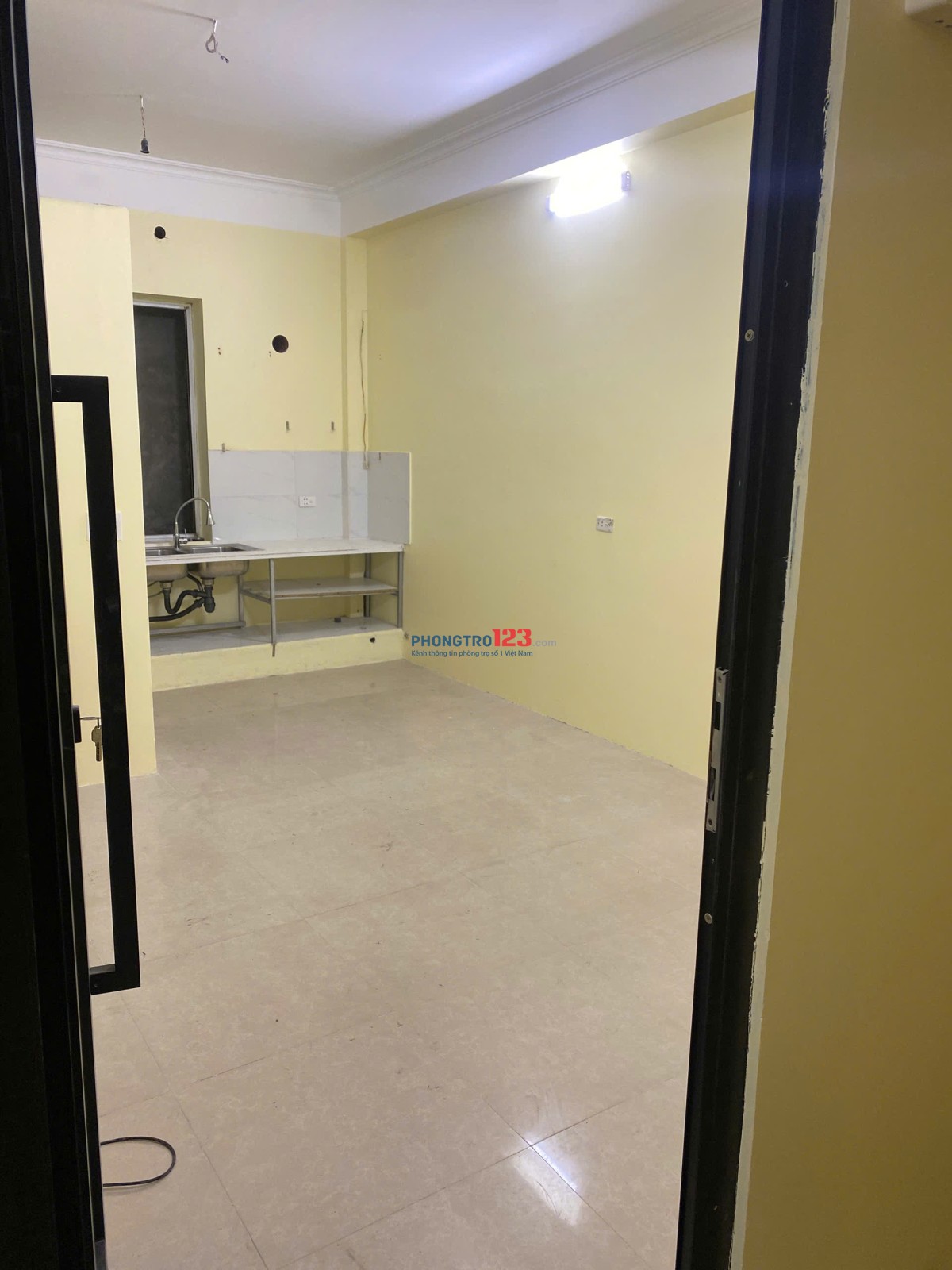 Cho thuê phòng trọ khép kín nhà mặt phố, Số 1a phố Hoàng Thế Thiện - Sài Đồng