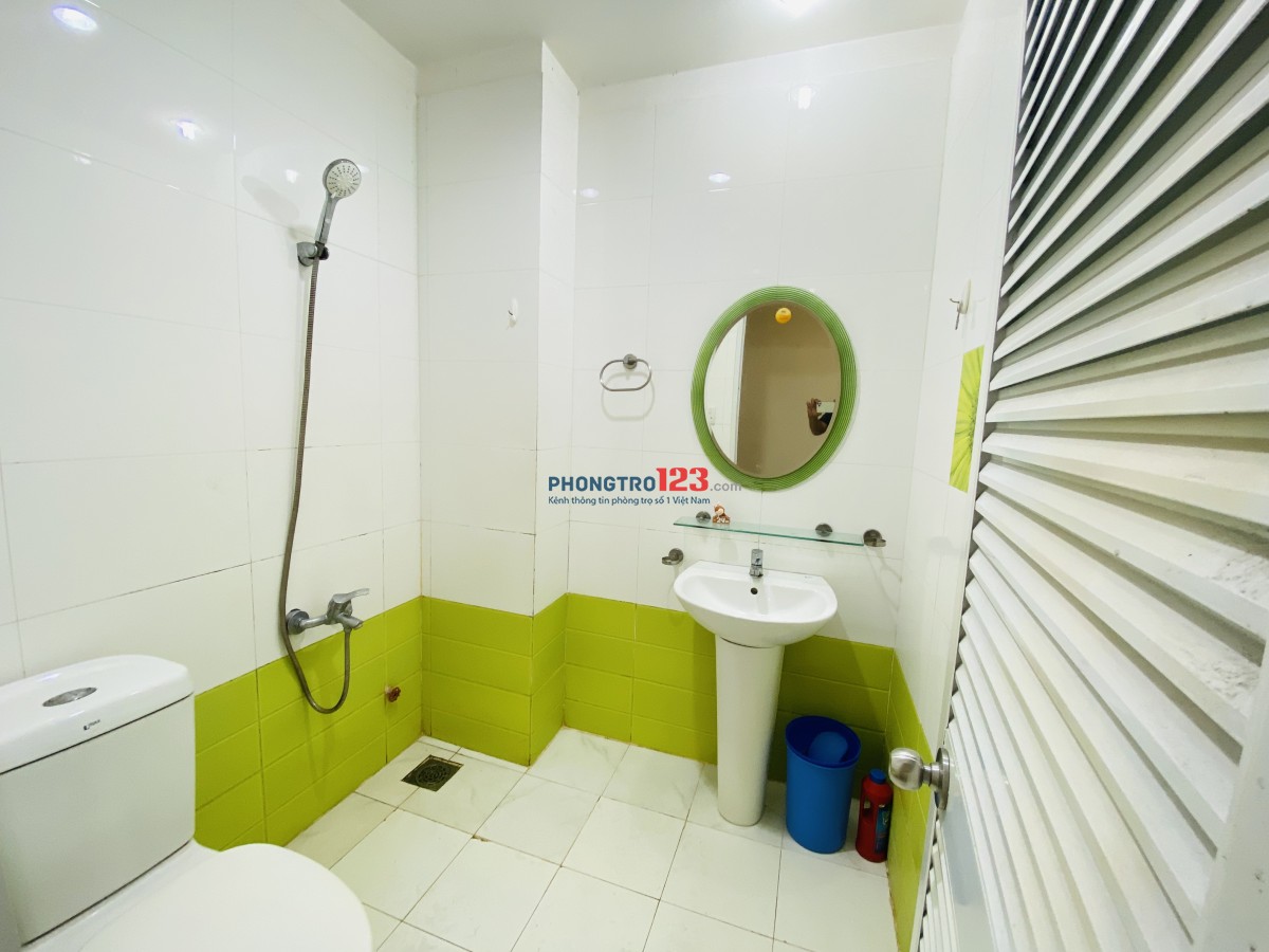 Phòng cao cấp, đầy đủ tiện nghi. Gần đài truyền hình và trường Khoa Học Xã Hội & Nhân Văn 200 mét.