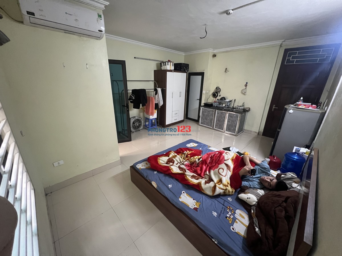 E muốn pass lại để chuyển ra gần trươngd cho tiện đi học ạ