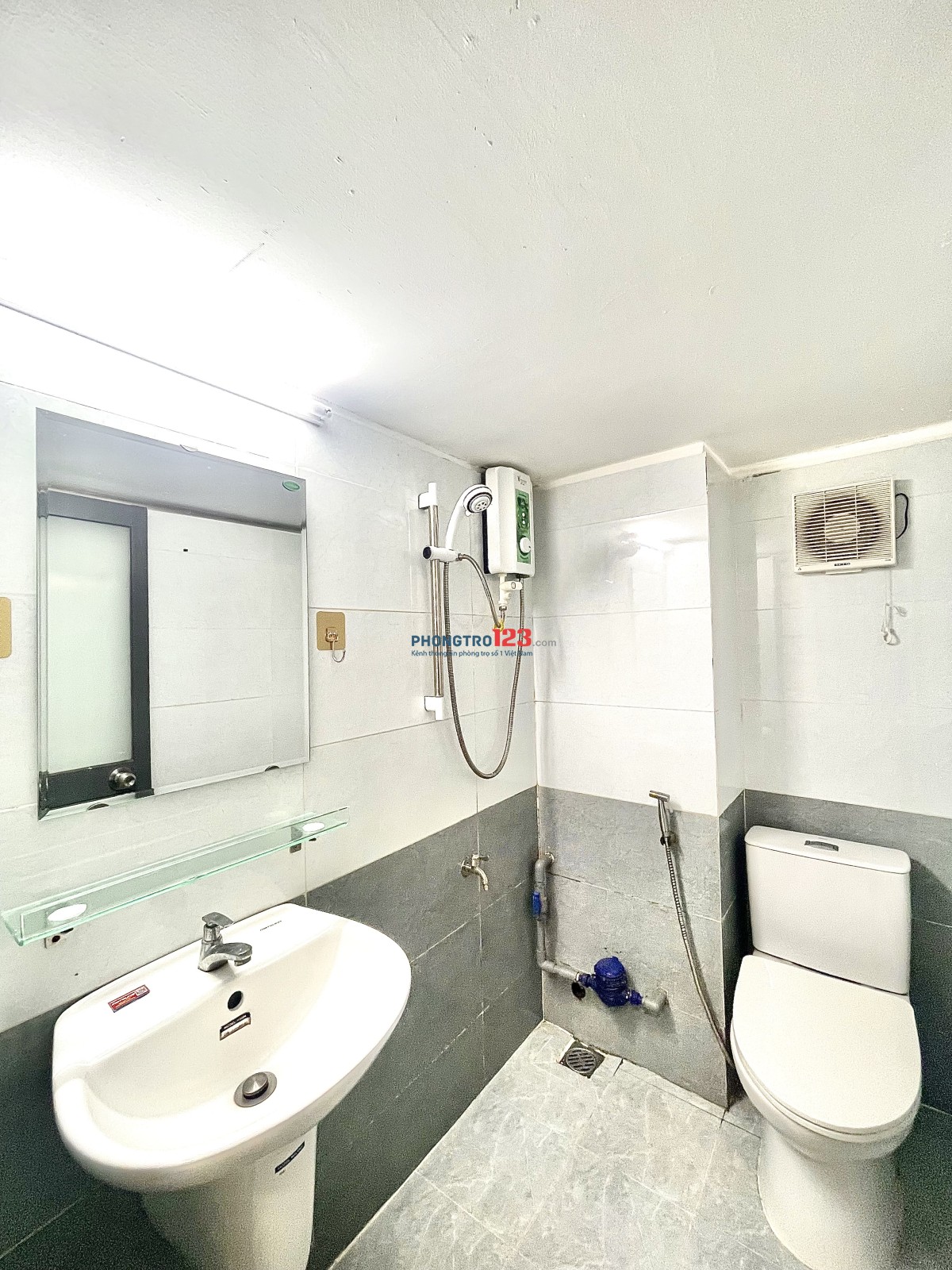 Căn Hộ Ban Công Tách Bếp Ngay Chợ Nguyễn Văn Trỗi