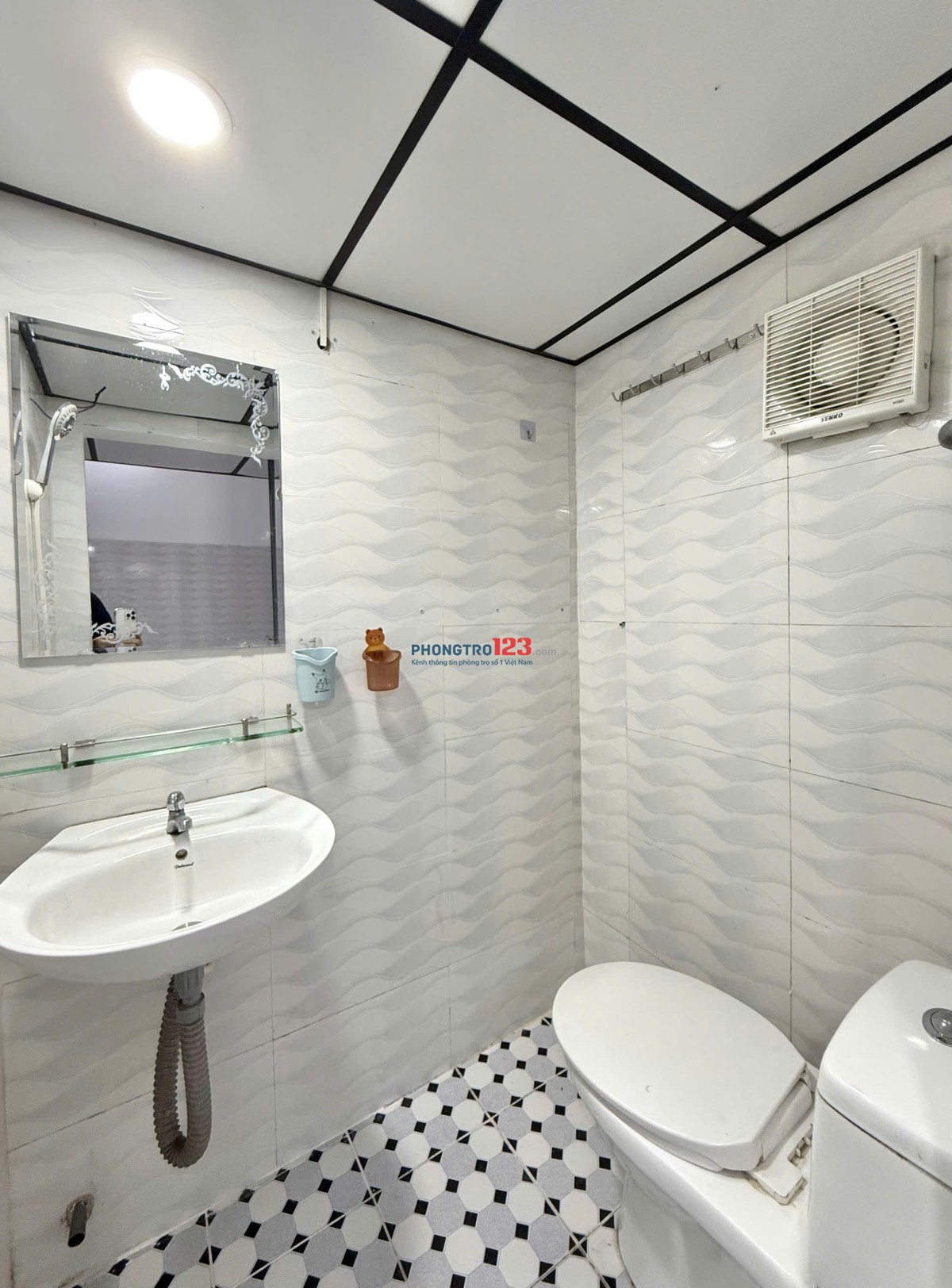 PHÒNG GÁC LỬNG THOÁNG MÁT CẠNH ĐH BÁCH KHOA, CÓ BẢO VỆ