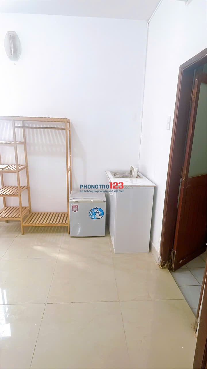 CHÍNH CHỦ cho thuê phòng có thang máy – Full nội thất – 480A Cao Thắng Q10 – 3.8tr