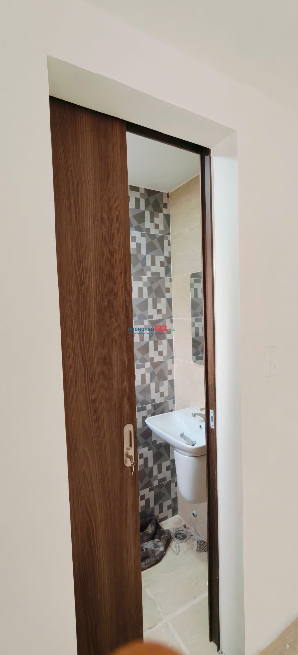 CHO THUÊ PHÒNG MỚI XÂY- GẦN ĐH VĂN LANG ( Bình Thạnh)