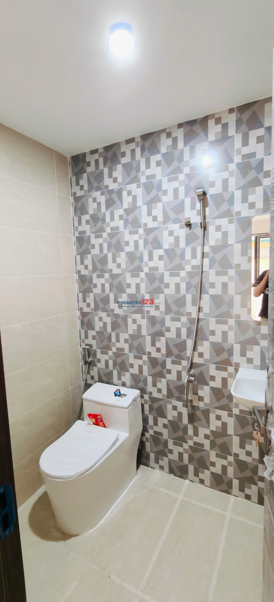 CHO THUÊ PHÒNG MỚI XÂY- GẦN ĐH VĂN LANG ( Bình Thạnh)