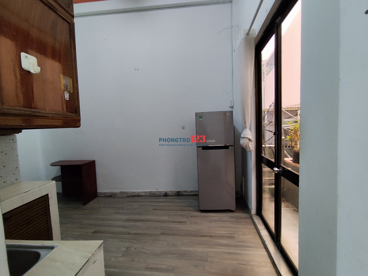 CHDV 1Phòng Ngủ Tách bếp Ban công Cửa sổ Giờ Tự Do Không chung chủ