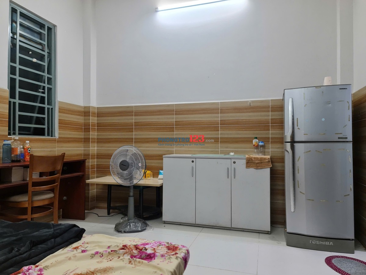 PHÒNG TRỌ LẦU 3. CỬA SỔ TRỜI. TÔ HIỆU, QUẬN TÂN PHÚ