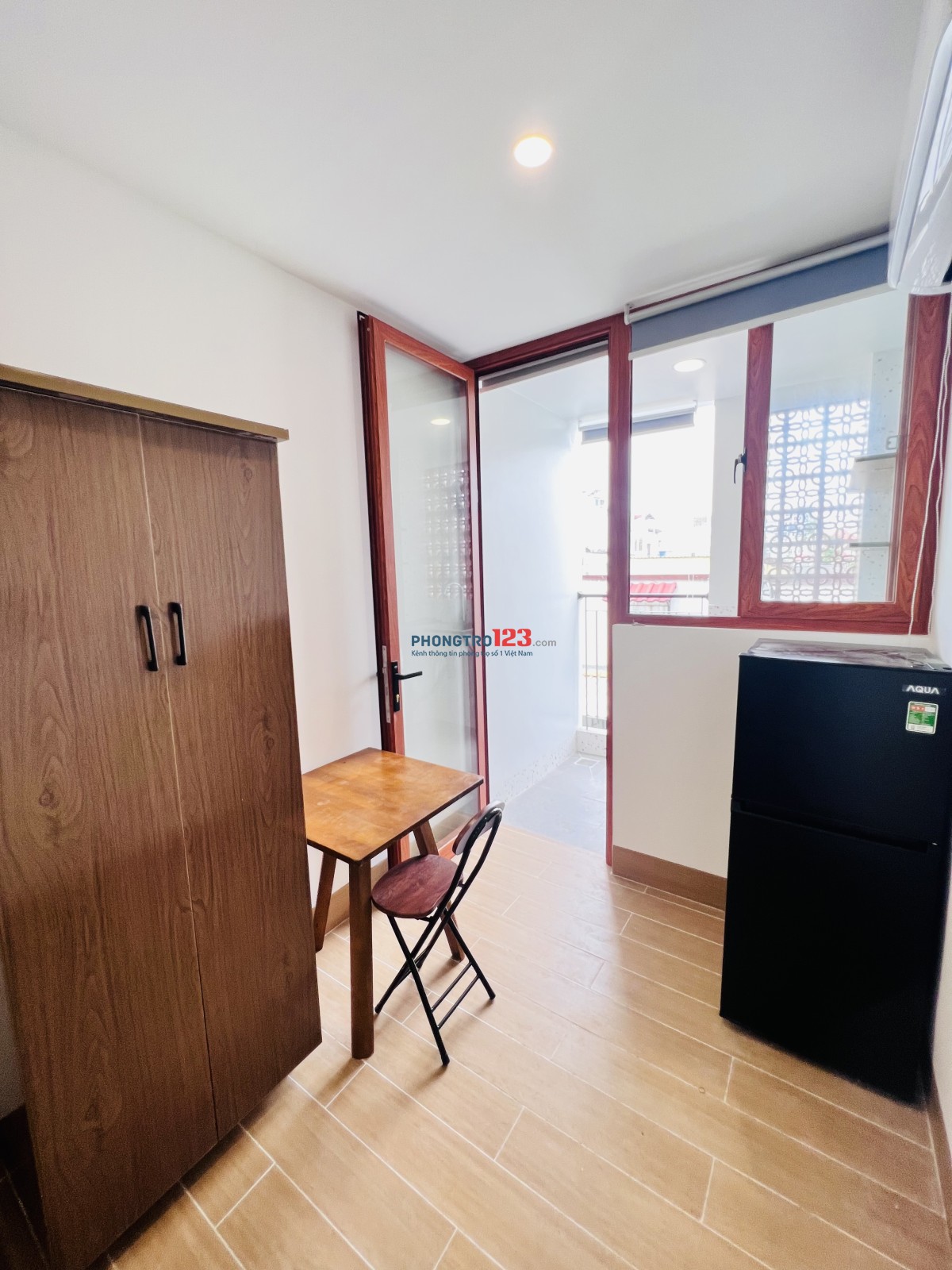 Cho thuê phòng trọ ban công tách bếp. Quận 3. Gần cầu công lý. Giá 5,7triệu