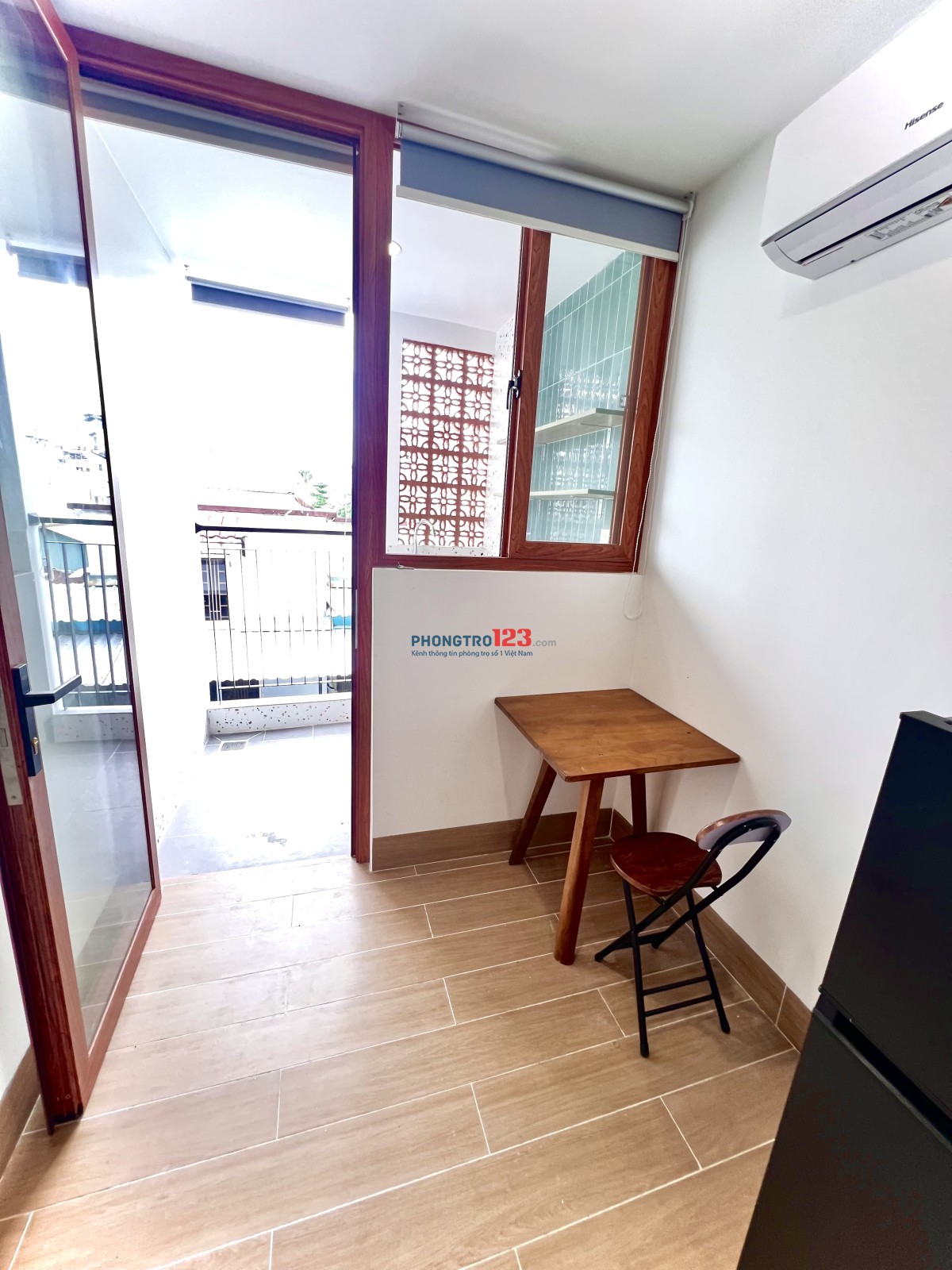 Cho thuê phòng trọ ban công tách bếp. Quận 3. Gần cầu công lý. Giá 5,8 triệu