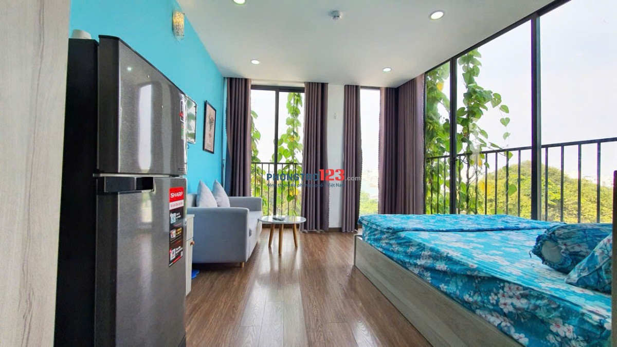 PHÒNG TRỌ BÌNH THẠNH FULL NỘI THẤT BAN CÔNG THOÁNG MÁT 35m2 GẦN NGÃ TƯ HÀNG XANH, ĐH HIU,UEF, HUTECH