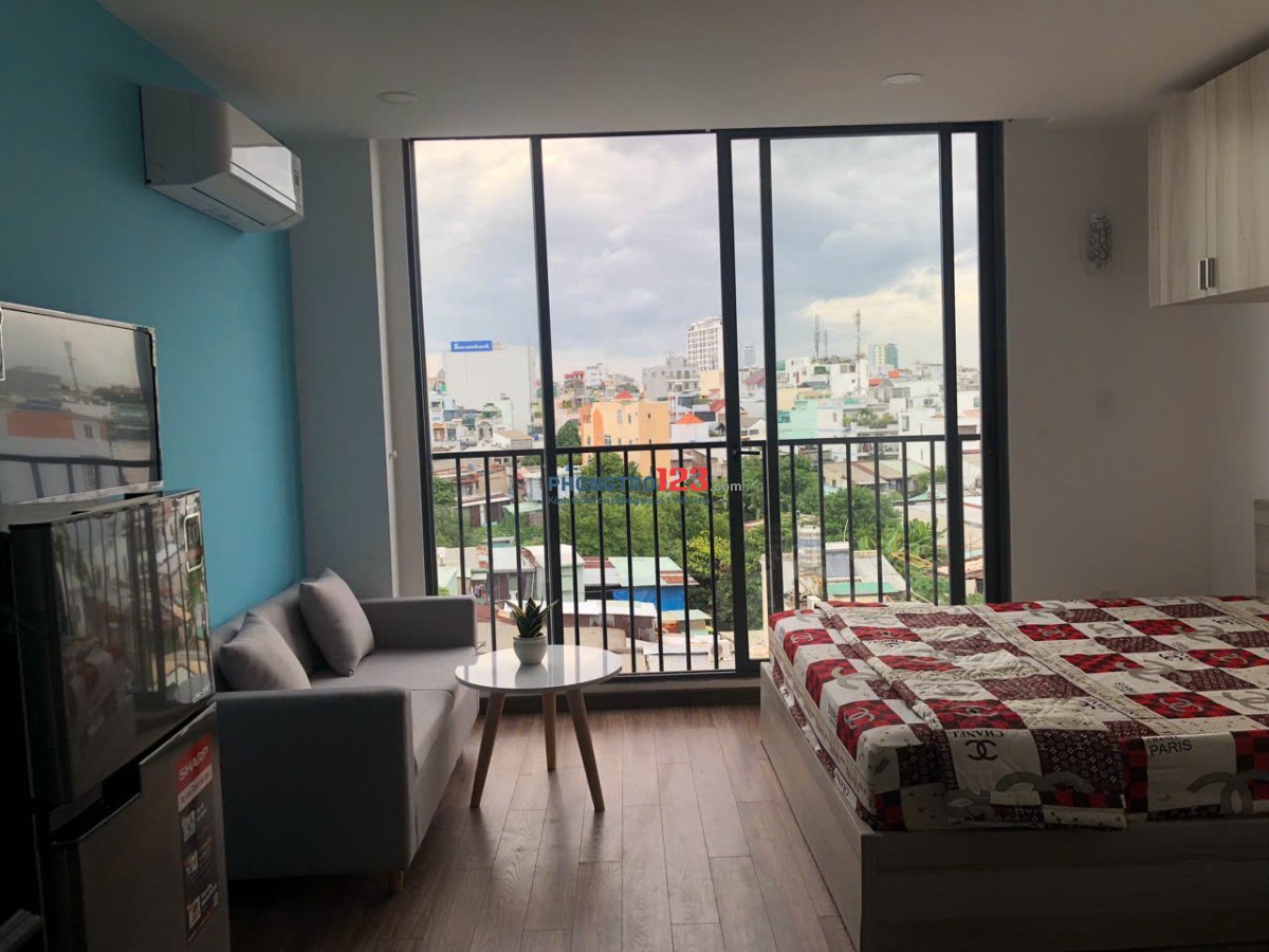 PHÒNG TRỌ BÌNH THẠNH FULL NỘI THẤT BAN CÔNG THOÁNG MÁT 35m2 GẦN NGÃ TƯ HÀNG XANH, ĐH HIU,UEF, HUTECH