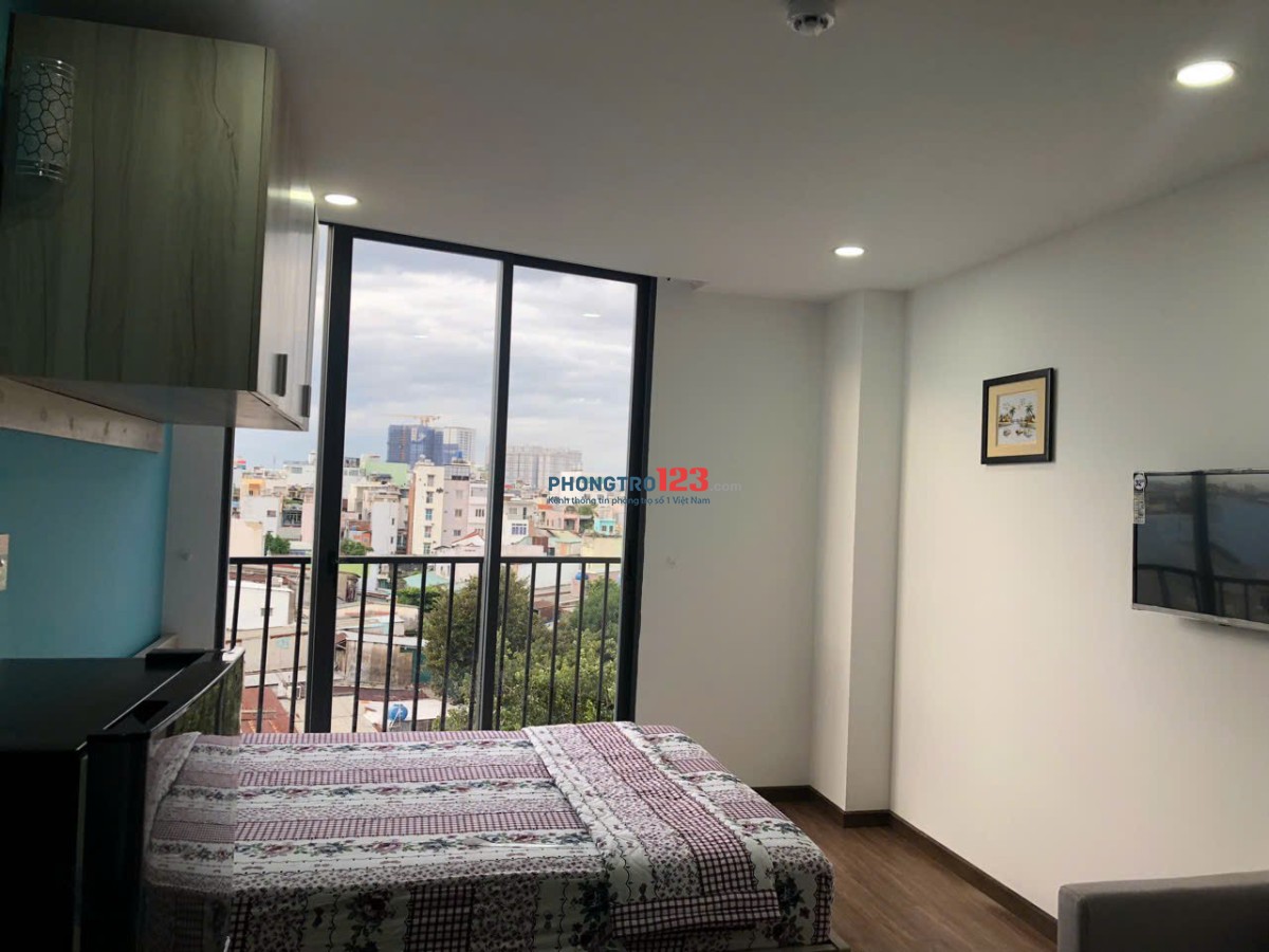 PHÒNG TRỌ BÌNH THẠNH FULL NỘI THẤT BAN CÔNG THOÁNG MÁT 35m2 GẦN NGÃ TƯ HÀNG XANH, ĐH HIU,UEF, HUTECH