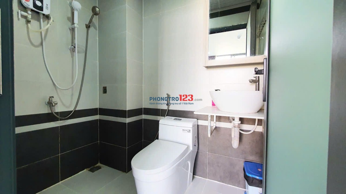 PHÒNG TRỌ BÌNH THẠNH FULL NỘI THẤT BAN CÔNG THOÁNG MÁT 35m2 GẦN NGÃ TƯ HÀNG XANH, ĐH HIU,UEF, HUTECH