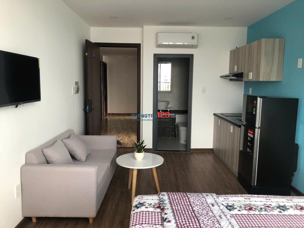 PHÒNG TRỌ BÌNH THẠNH FULL NỘI THẤT BAN CÔNG THOÁNG MÁT 35m2 GẦN NGÃ TƯ HÀNG XANH, ĐH HIU,UEF, HUTECH