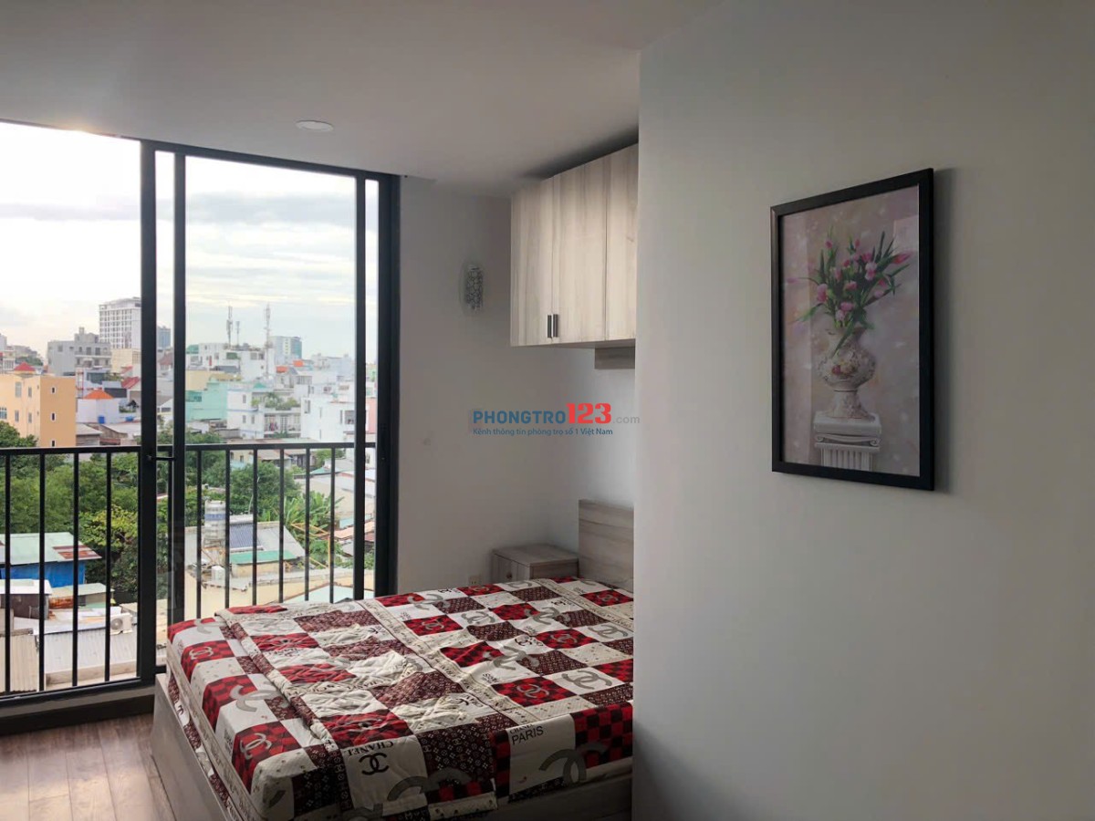 PHÒNG TRỌ BÌNH THẠNH FULL NỘI THẤT BAN CÔNG THOÁNG MÁT 35m2 GẦN NGÃ TƯ HÀNG XANH, ĐH HIU,UEF, HUTECH