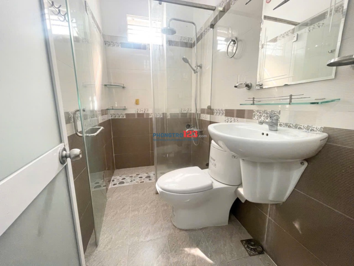 Cho Thuê Phòng Bình Thạnh cửa sổ thoáng, máy giặt riêng giá chỉ 5 triệu gần chợ Bà Chiểu, giáp Q1