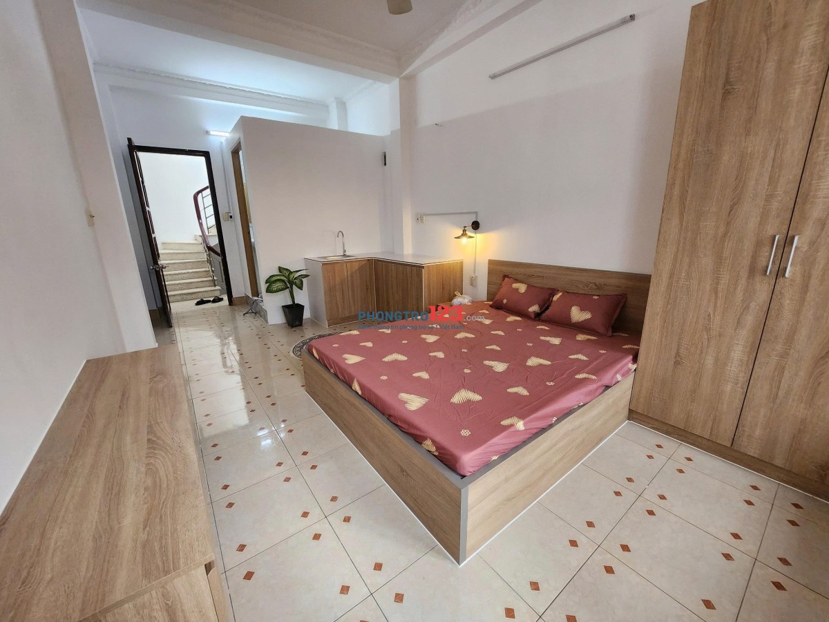 Phòng cho thuê có Ban công, đầy đủ tiện nghi, gần chợ tân định, Quận 1