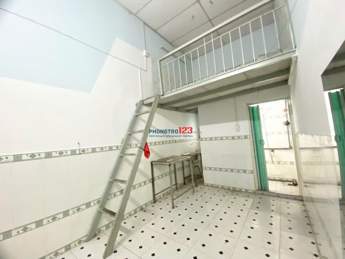 Cho thuê phòng trọ giá rẻ, sẵn máy lạnh, gác cao - Ngay chợ Thạch Đà - Chỉ 2tr7