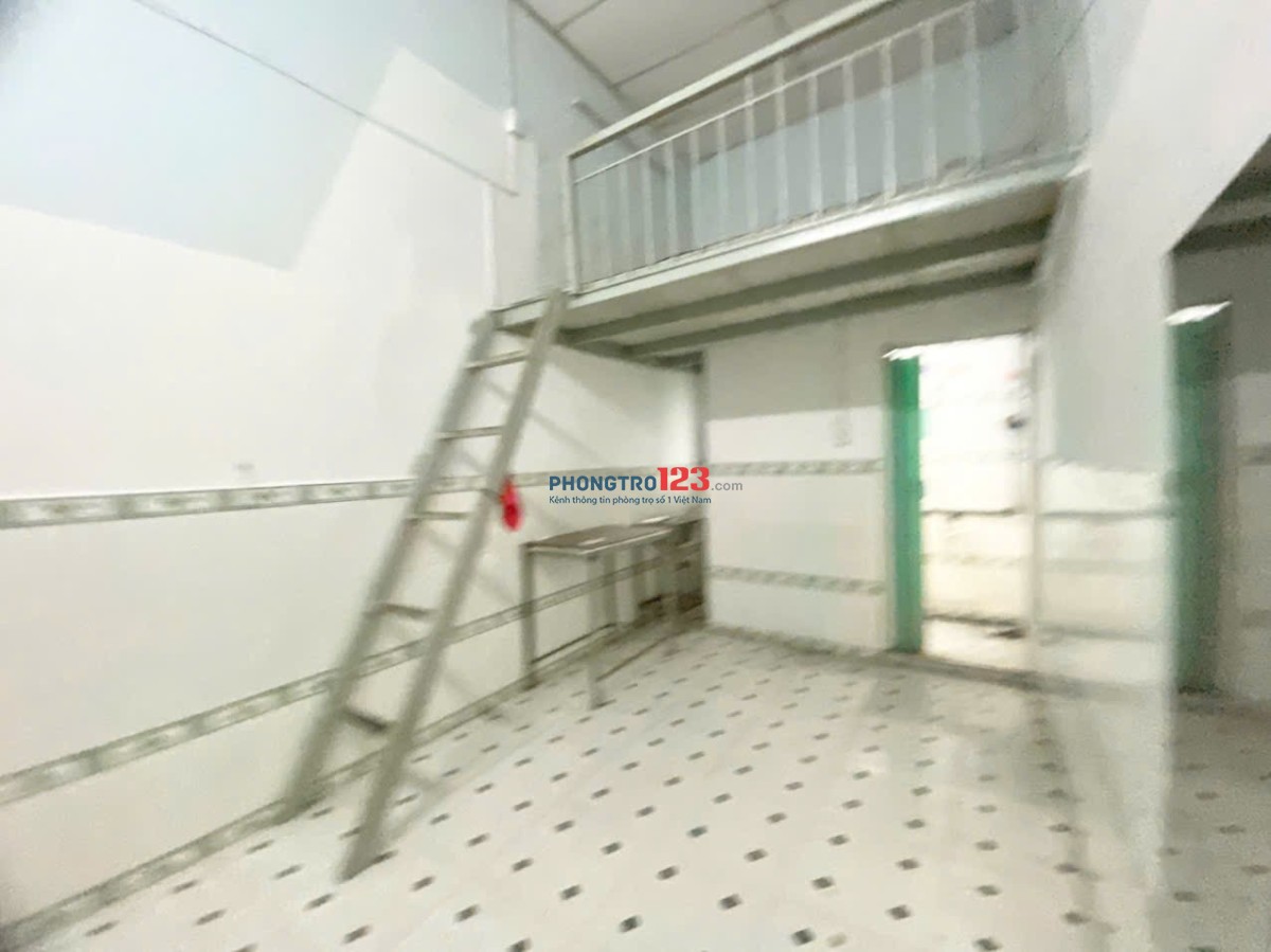 Cho thuê phòng trọ giá rẻ, sẵn máy lạnh, gác cao - Ngay chợ Thạch Đà - Chỉ 2tr7