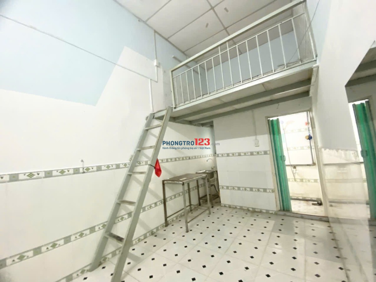 Cho thuê phòng trọ giá rẻ, sẵn máy lạnh, gác cao - Ngay chợ Thạch Đà - Chỉ 2tr7