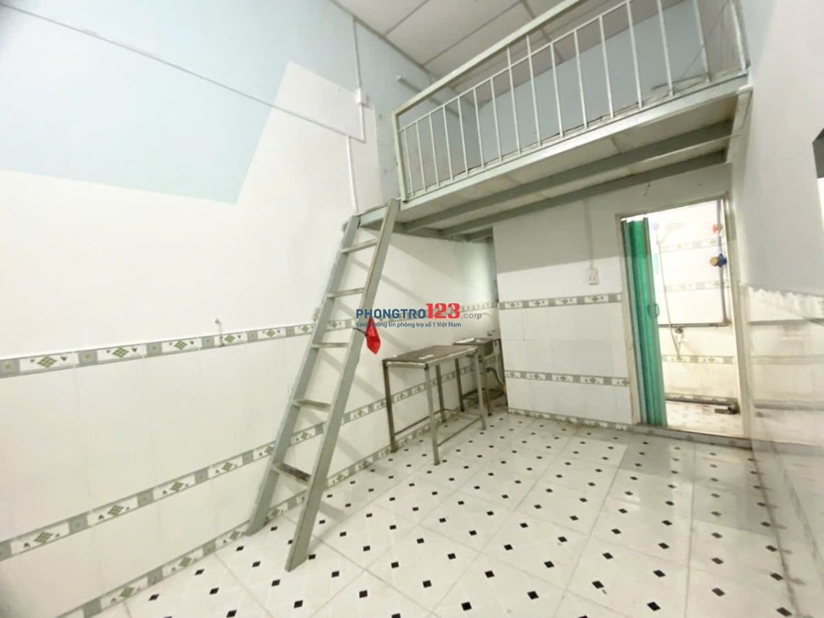 Cho thuê phòng trọ giá rẻ, sẵn máy lạnh, gác cao - Ngay chợ Thạch Đà - Chỉ 2tr7